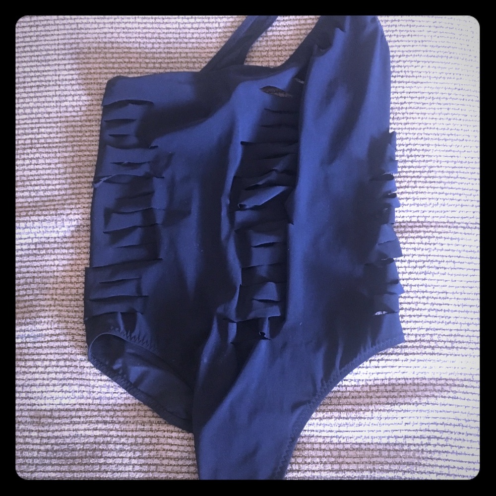 One shoulder one-piece swim suit